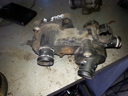AUDI SEAT SKODA VW -OBUDOWA TERMOSTATU 032121111NQ