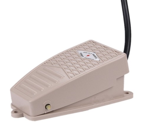 Przełącznik nożny OFF-(ON) 5A 250V,z przewodem PN2