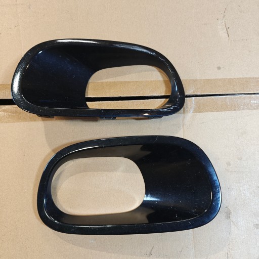 CITROEN C3 III LIFT RAMKA HALOGENU PRZÓD PRAWA LEWA
