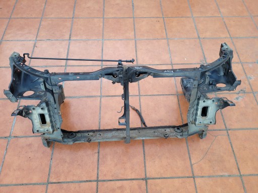 Avensis T25 2.0 d4d 03-05 pas przedni okular