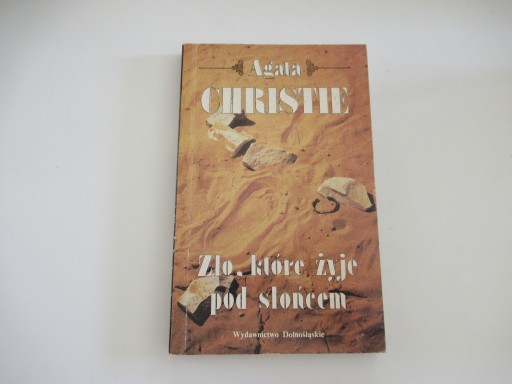 AGATHA CHRISTIE ZŁO, KTÓRE ŻYJE POD SŁOŃCEM