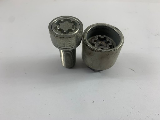 AUDI VW AUDI VW ŚRUBA ZABEZPIECZAJĄCA ZŁODZIEJKA 4F0698139C 808