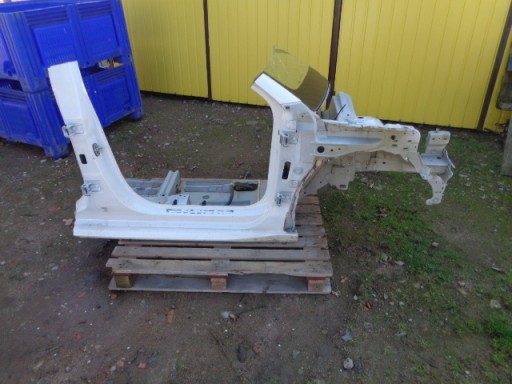 PEUGEOT 208 II PODŁUŻNICA PRAWY PRZÓD 2411