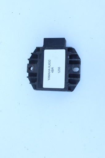 YAMAHA XJ600 4BR REGULATOR NAPIECIA