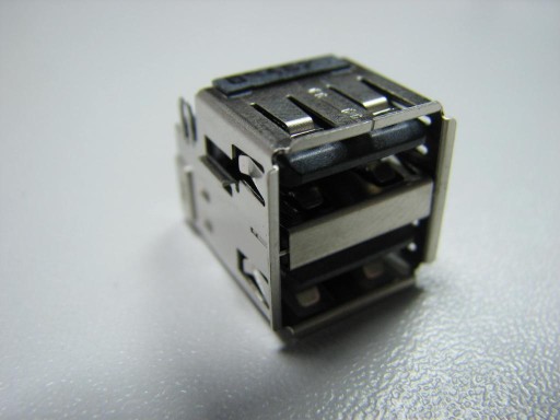 Gniazdo USB USB009