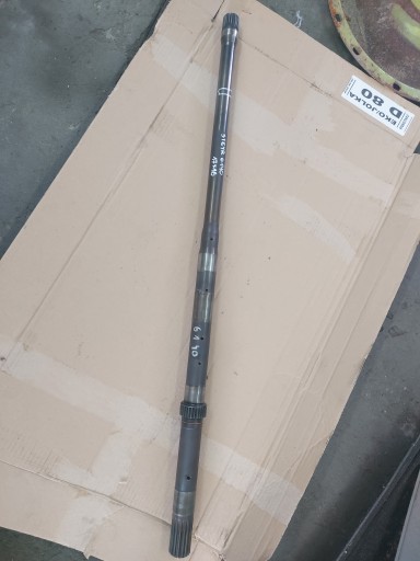 WAŁEK SKRZYNI BIEGÓW 47126897 STEYR 6140 2012R