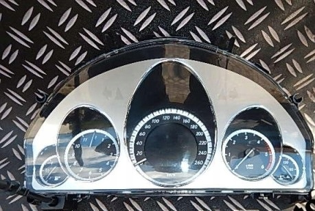 MERCEDES E-KLASA W212 2.2 CDI LICZNIK ZEGARY