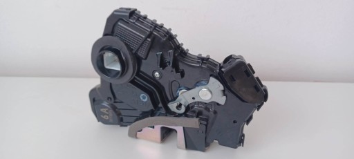 ZAMEK DRZWI TOYOTA VERSO AVENSIS AURIS A046693