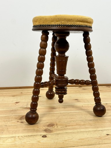 Stylowy taboret dębowy