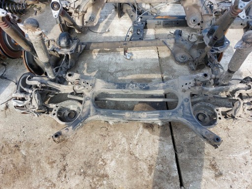 TOYOTA COROLLA E21 ZAWIESZENIE TYŁ BELKA