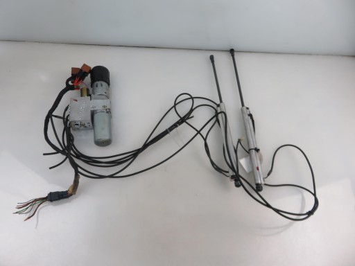 SILNIK DACHU OPEL TIGRA TwinTop (X04) 93162375 C101872282