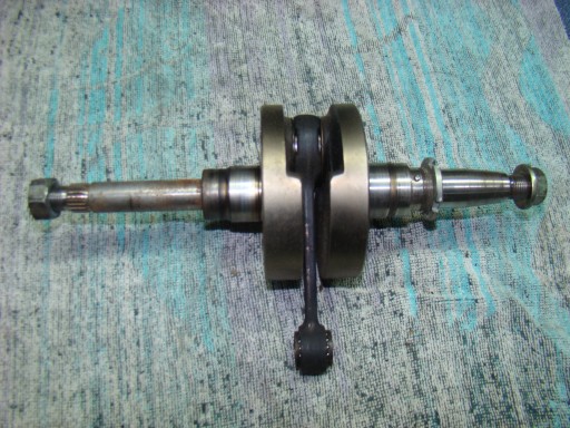 Honda Pantheon 125 2t wał korbowy