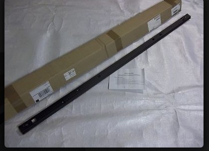 Listwa poprzeczna bagażnika prawa Mopar 68032966AB