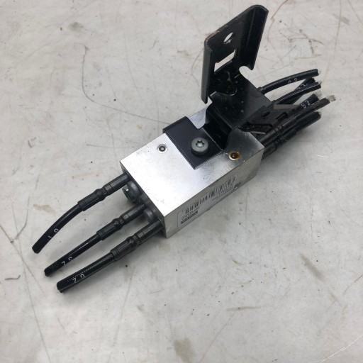 ROZDZIELACZ POMPY HYDRAULIKI DACHU C70 II