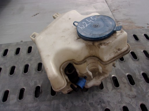 Mercedes w245,w169 zbiornik spryskiwacza kpl.