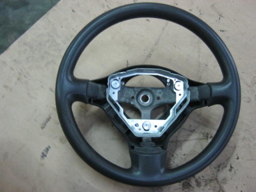 Toyota Yaris I 03-06 kierownica
