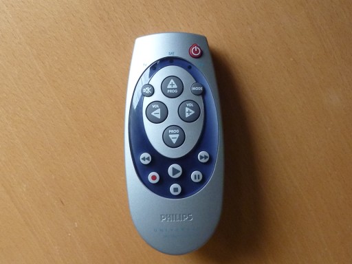 SAMOUCZĄCY UNIWERSALNY PILOT PHILIPS SBC-RU130