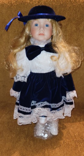 Lalka porcelanowa 43 cm