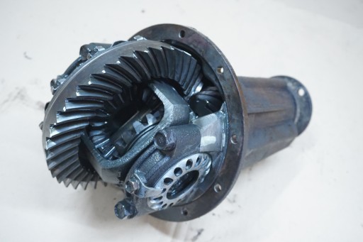 LAND CRUISER 70 LJ70 MOST DYFER GŁÓWKA PRZÓD 39/8 4,875 2,4 TD 89r