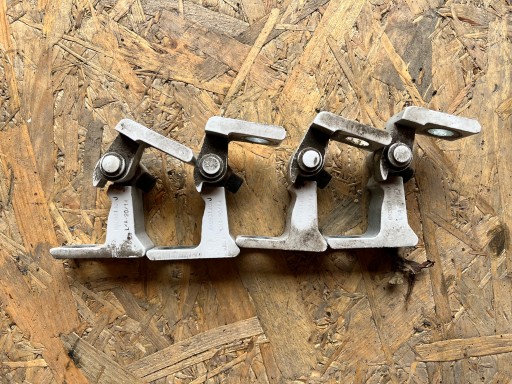 ZAWIAS DRZWI SEAT IBIZA IV LIFT 8K0831402J LB9A