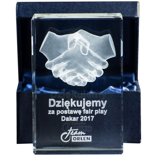 STATUETKA 3D prezent dla pracownika UŚCISK DŁONI