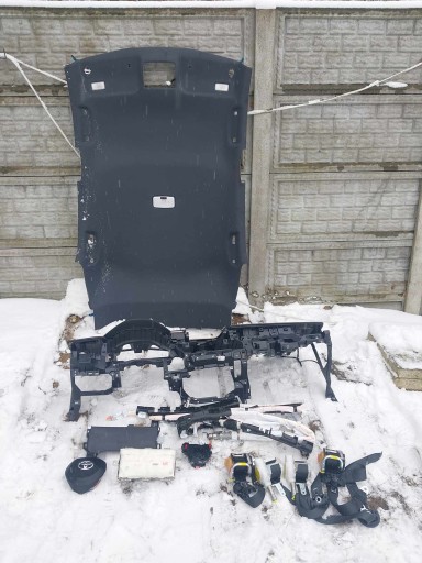 TOYOTA COROLLA E21 HB HECZBEK PODUSZKI POWIETRZNE CZARNA NIĆ AIR BAG