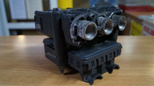 ZAWÓR ECAS STEROWNIK PODUSZKI MERCEDES ACTROS WABCO