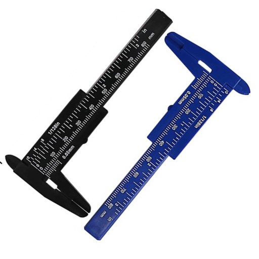 GADŻET MINI SUWMIARKA PLASTIKOWA BIURKOWA