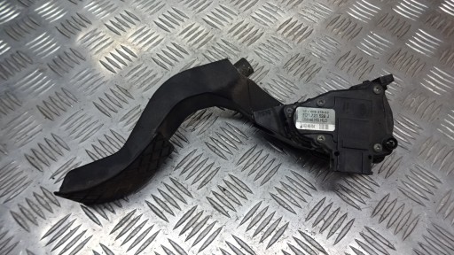 POTENCJOMETR GAZU PASSAT B5 FL 1.9 TDI 8D1721523J