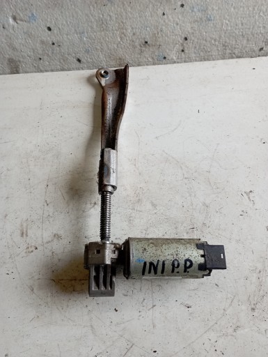 SILNICZEK REGULACJI FOTELA OPEL INSIGNIA 835702510