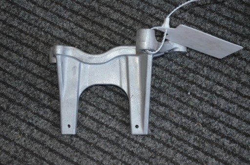 PODSTAWA PODPORA POMPKA VACUUM WRANGLER JL 2.0T