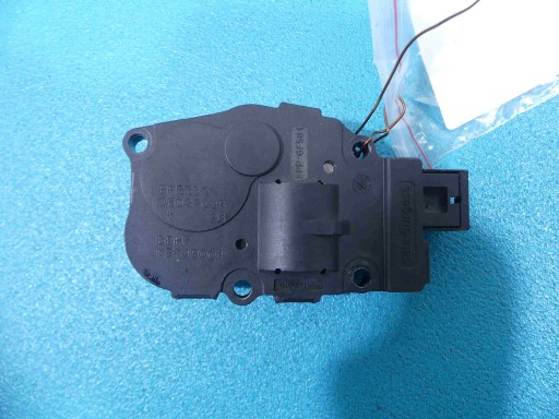 SILNICZEK NAWIEWU NAGRZEWNICY MERCEDES C W204 4PIN