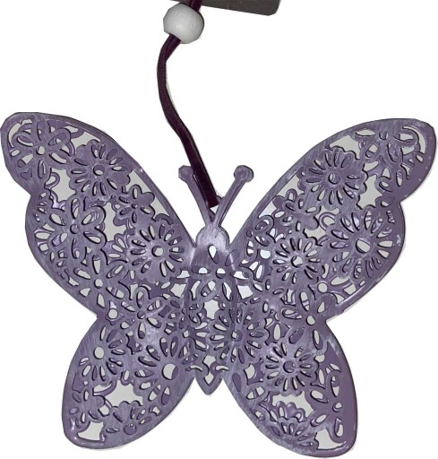 ZAWIESZKA FIOLETOWY MOTYL OZDOBA METALOWA