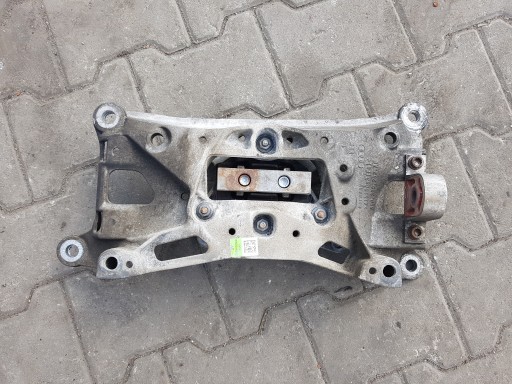 AUDI A4 B9 8W 15-18r 2.0 TDI ŁAPA PODPORA PODUSZKA SKRZYNI 8W0399262AE