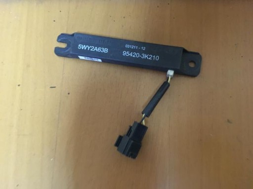 WZMACNIACZ ANTENY HYUNDAI IX35 95420-3K210