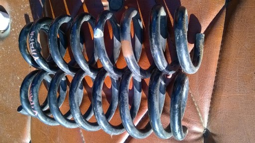 Пружины задней подвески 2 шт. сузуки витара 1.6 бенз. 2009 ох