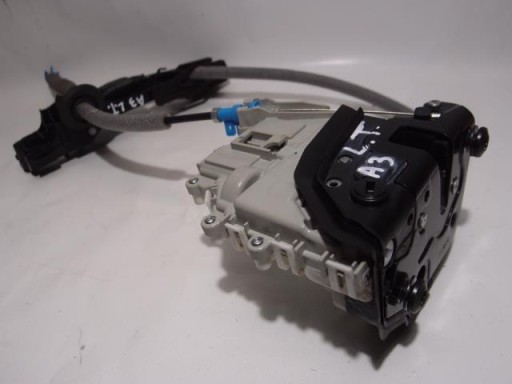 Замок задней левой двери 5 PIN AUDI A3 8V 2012R