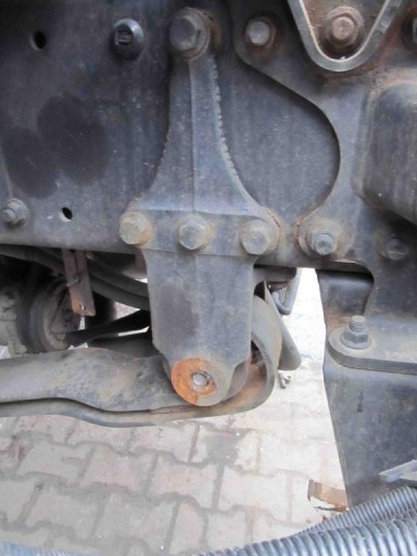 Кріплення передньої ресори man tgl