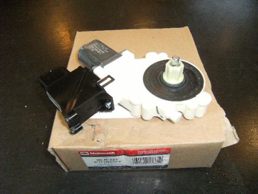 WLM223 - Мотор стеклоподъемника lincoln navigator 2007/17 левая сторона