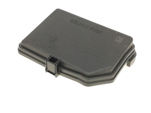 A82662-0D320 - Yaris iii 14-20 кришка блоку запобіжників