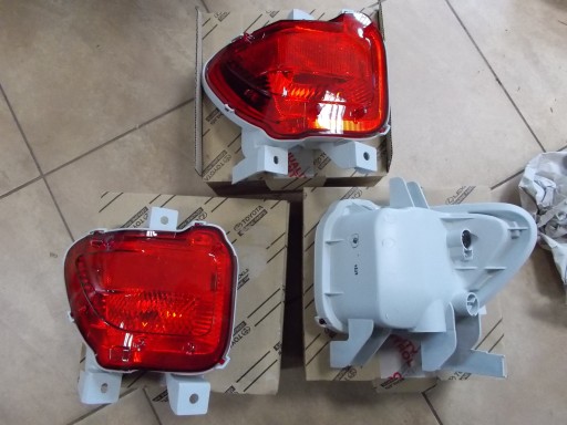 81546-42010 - Лампа бампера toyota rav4 '06-12 левая новая оригинал *