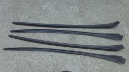 lišta PRZY SZYBIE SEAT IBIZA 4 IV 2008-2013 pravá