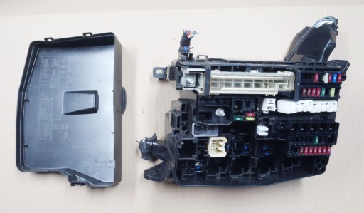 82741-0205 - Блок запобіжників 1.4 1.6 auris і corolla e15