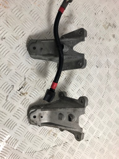 DW93-6037-AA - JAGUAR F TYPE X152 LIFT AWD 3.0 5.0 лапа двигателя