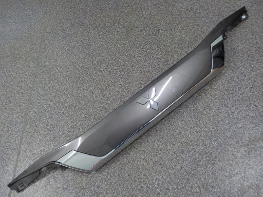 КРЫШКА ПЛАНКА ЗАДНЕЙ КРЫШКИ MITSUBISHI OUTLANDER III