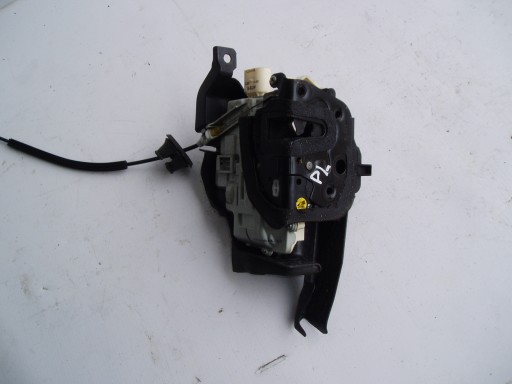 Замок двері лівий передній AUDI A8 D3