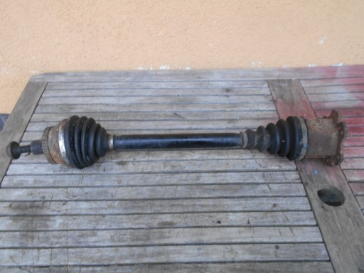 BRV001 - Полуось передний VW PASSAT B6 B7 AUDI 8E0407272S