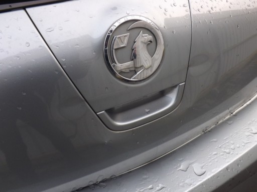 OPEL ASTRA J IV РУЧКА КРИШКИ БАГАЖНИКА