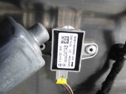 A2048210851, - Датчик влажности мерседес a2048210851