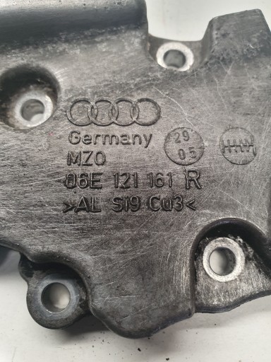 BRIDE D’EAU AUDI A4 A5 A6 3,2 AUK 06E121161R